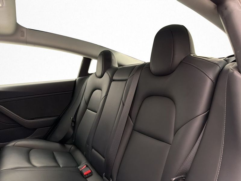 Tesla Model 3 bild 17