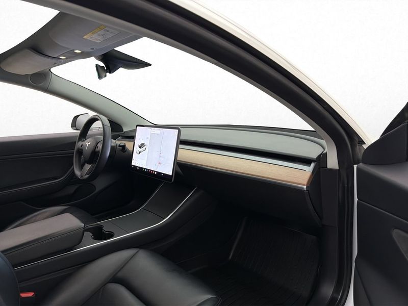 Tesla Model 3 bild 16
