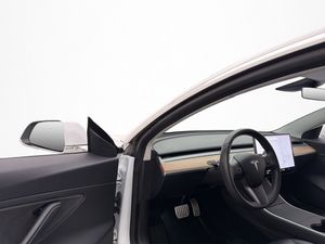 Tesla Model 3 bild 12