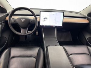 Tesla Model 3 bild 14