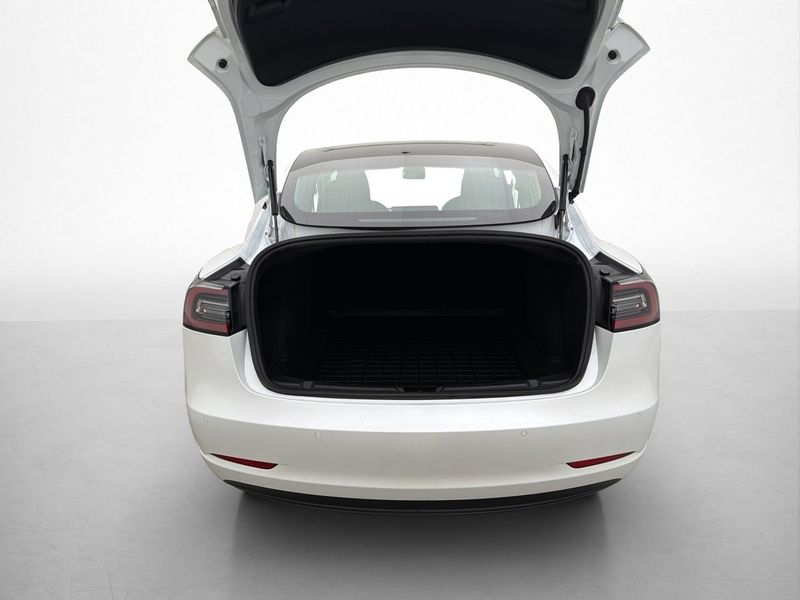 Tesla Model 3 bild 30