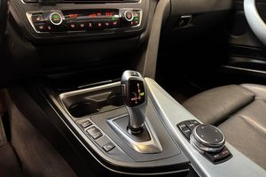 BMW 320 bild 9
