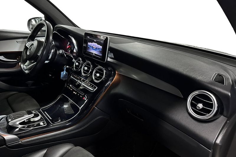 Mercedes GLC220 bild 14