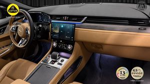 Jaguar F-Pace bild 8