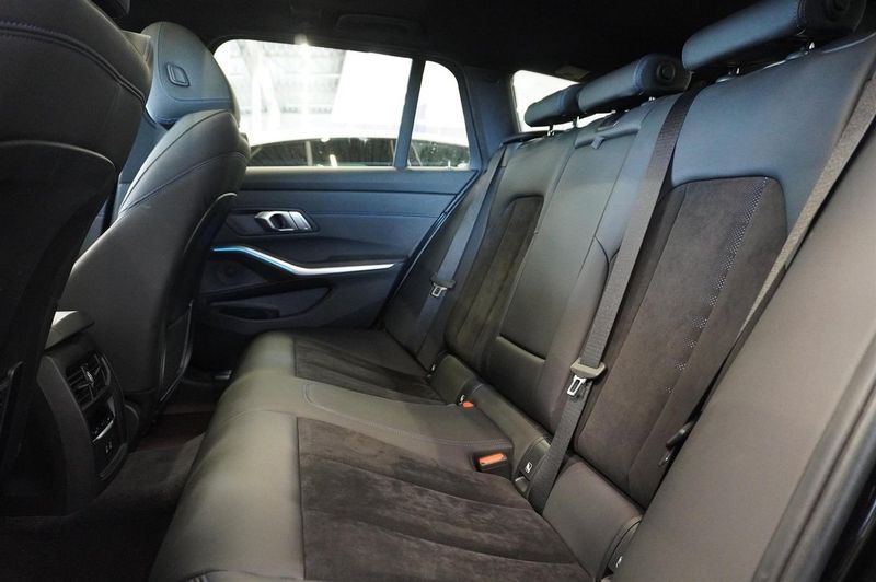 BMW 320 bild 12