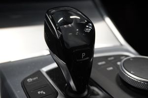 BMW 320 bild 9