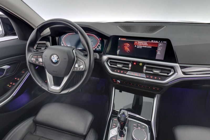 BMW 330 bild 15