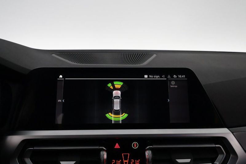 BMW 330 bild 18