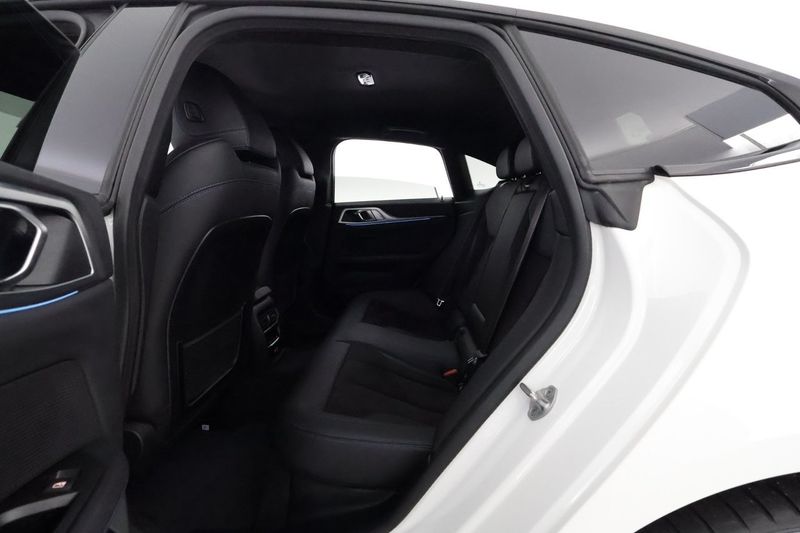 BMW i4 bild 12