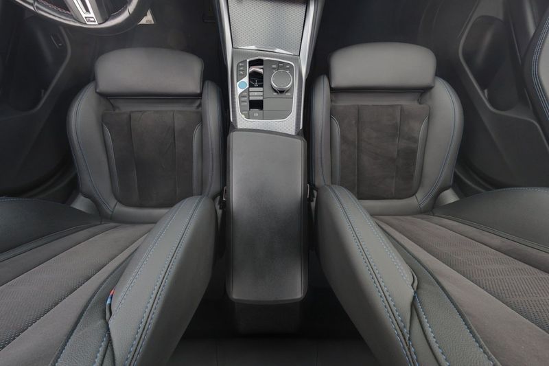 BMW i4 bild 14