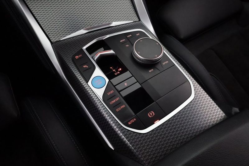 BMW i4 bild 25