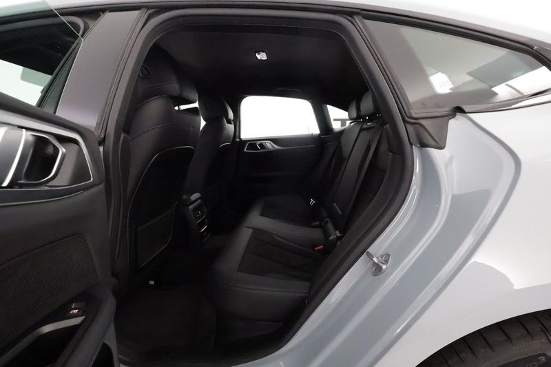BMW i4 bild 12