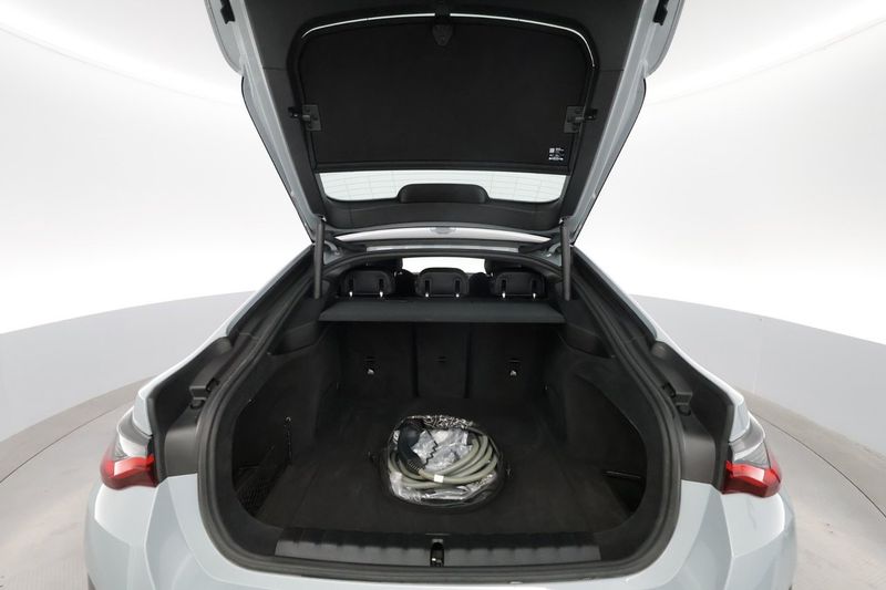 BMW i4 bild 27