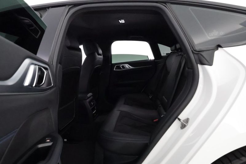 BMW i4 bild 12