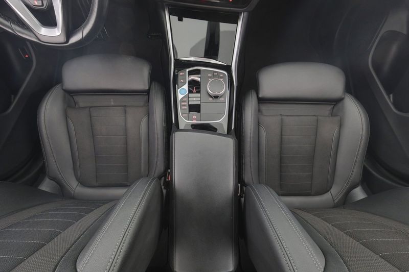 BMW i4 bild 14