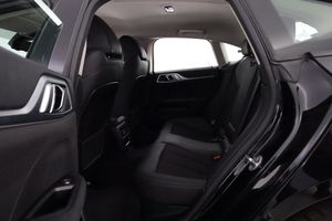 BMW i4 bild 12