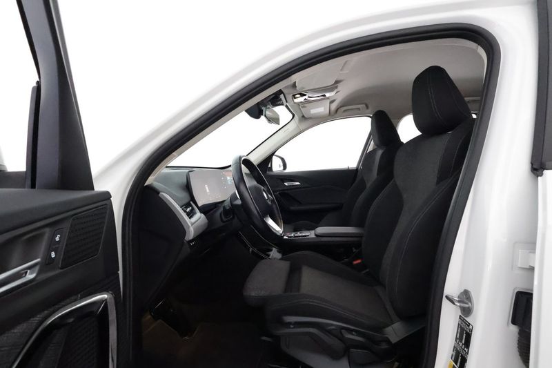 BMW iX1 bild 10