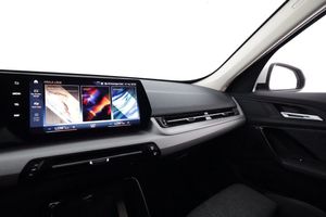 BMW iX1 bild 24