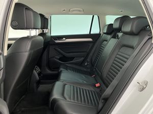 Volkswagen Passat bild 18