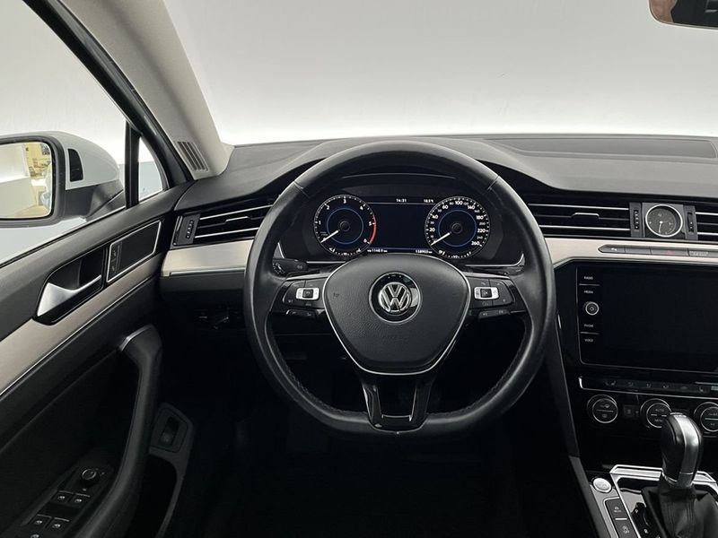 Volkswagen Passat bild 7