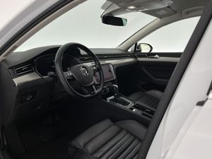 Volkswagen Passat bild 13