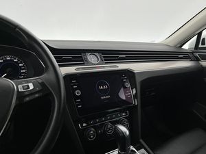Volkswagen Passat bild 10