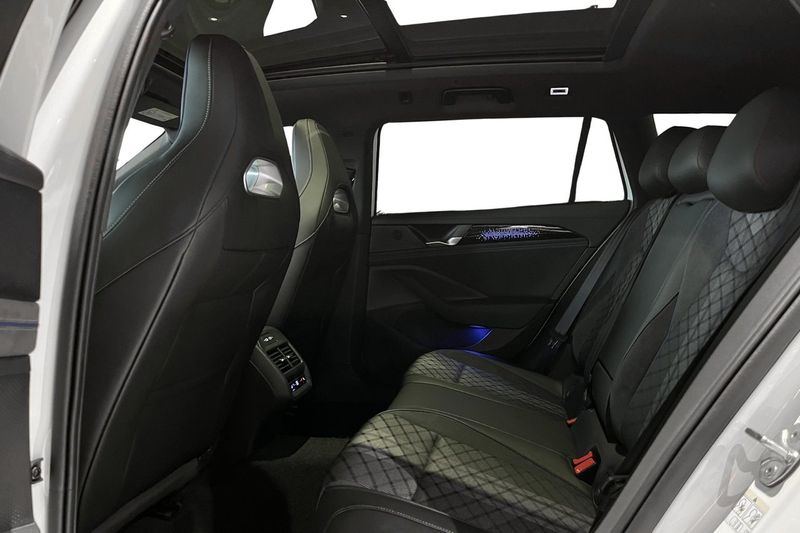 Volkswagen Passat bild 9