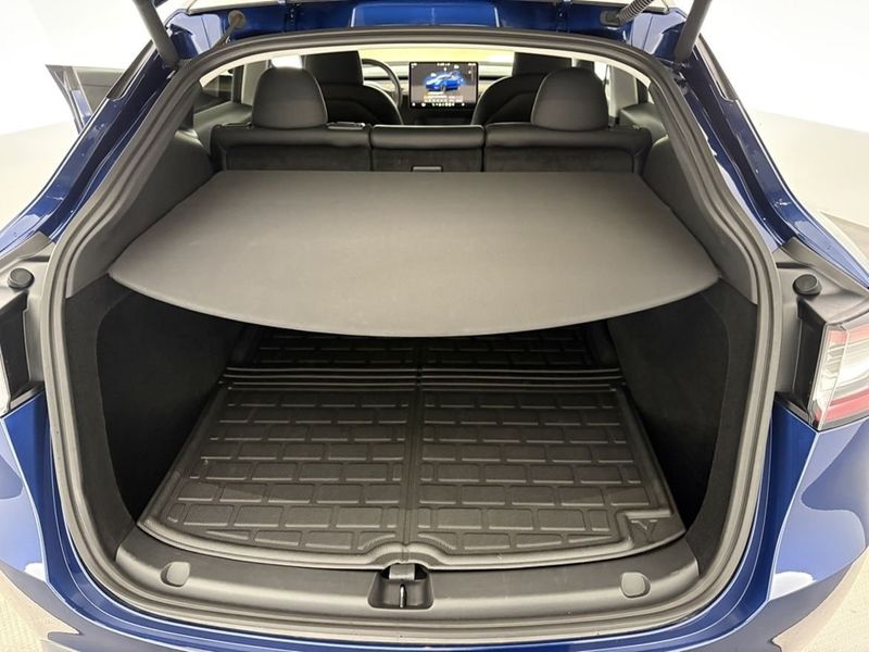 Tesla Model Y bild 15