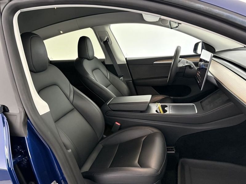 Tesla Model Y bild 13