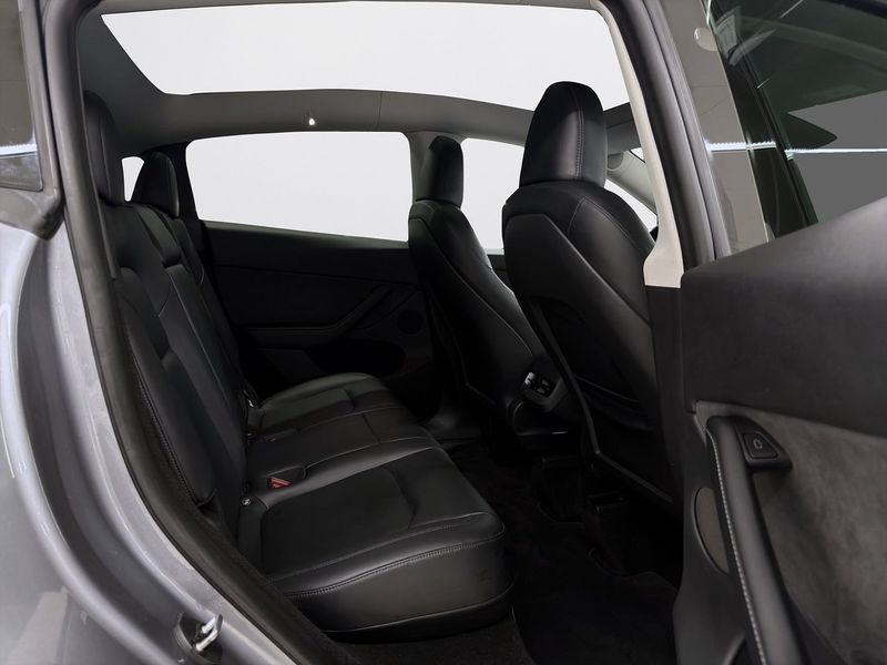 Tesla Model Y bild 10
