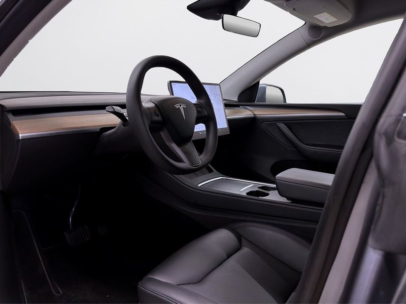 Tesla Model Y bild 9