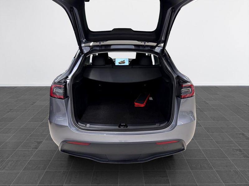 Tesla Model Y bild 16