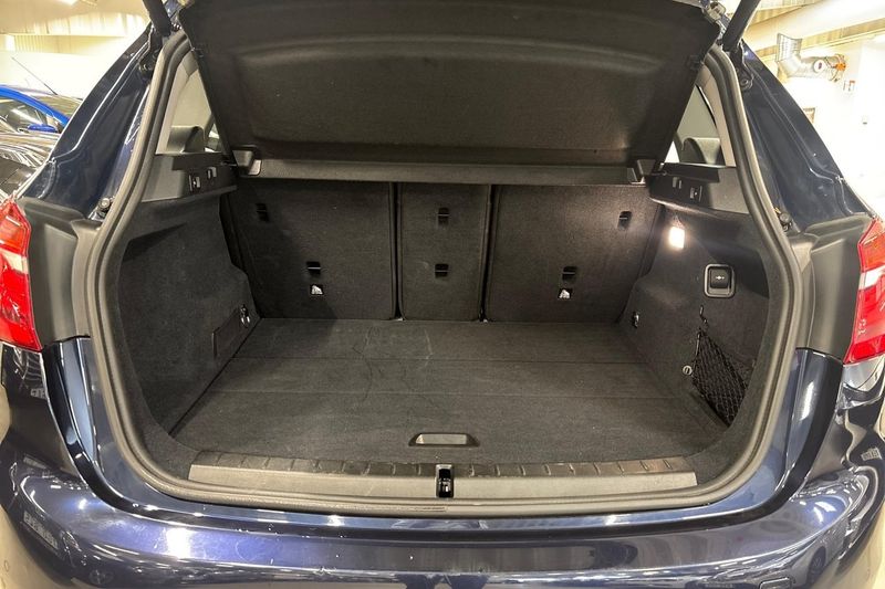 BMW 220 bild 10