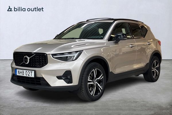 Volvo XC40 B4 Bensin Plus Dark 197hk Panorama Navi BLIS Backkamera - 2024