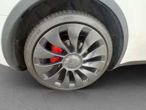 Tesla Model Y bild 33