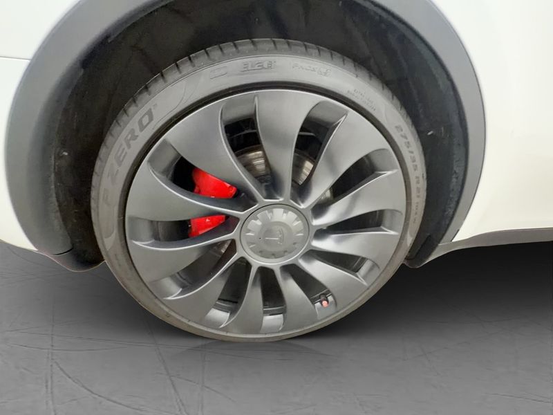 Tesla Model Y bild 33