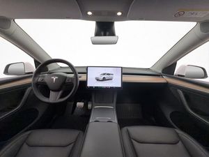 Tesla Model Y bild 13