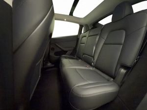 Tesla Model Y bild 17