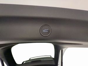 Tesla Model Y bild 30