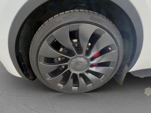 Tesla Model Y bild 31
