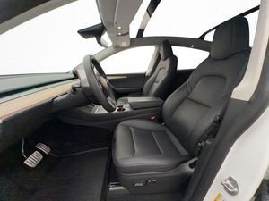Tesla Model Y bild 12