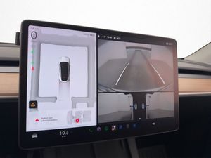 Tesla Model Y bild 23