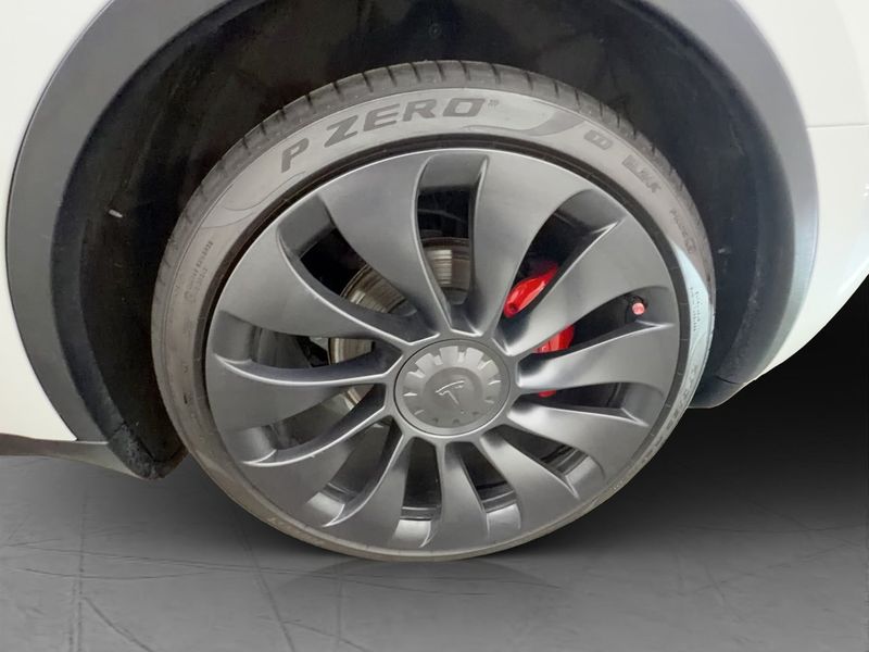 Tesla Model Y bild 32