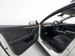 Tesla Model Y bild 11