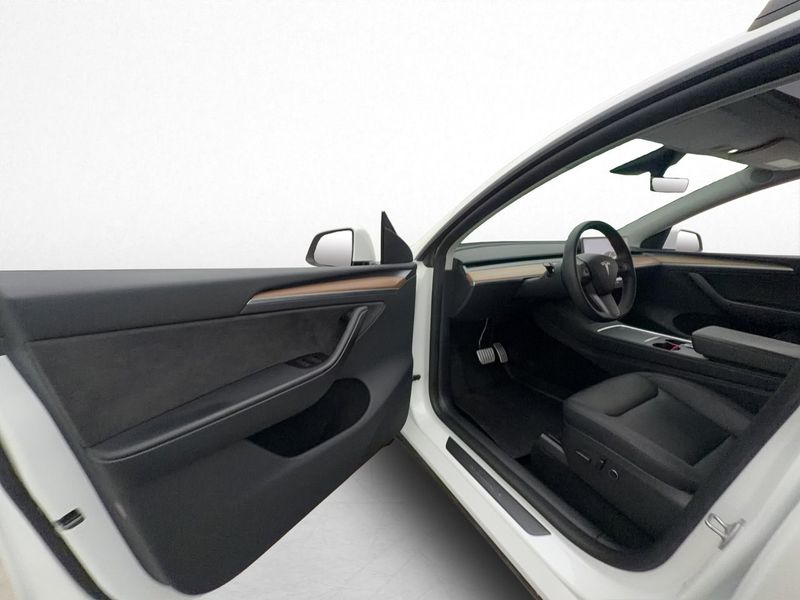 Tesla Model Y bild 11