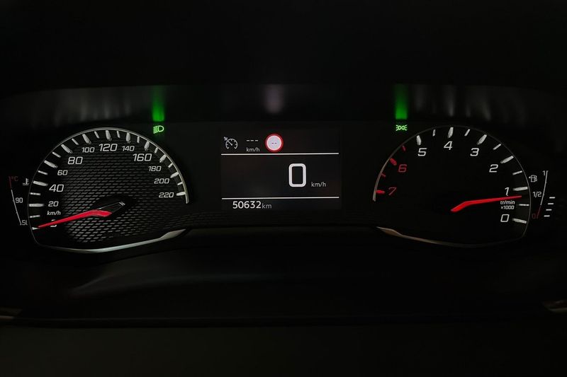 Peugeot 208 bild 17