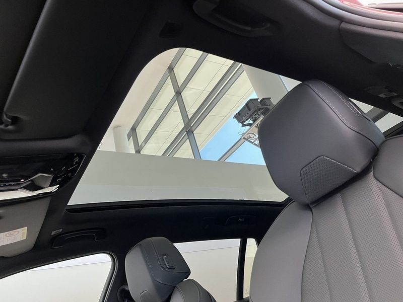 BMW i5 bild 7