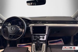 Volkswagen Passat bild 10