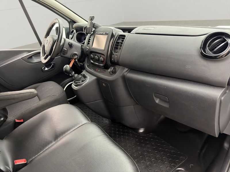 Opel Vivaro bild 24