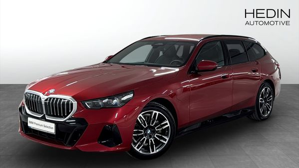 BMW 530 e xDrive Touring M sport / Dragkrok / Rattvärme - 2026